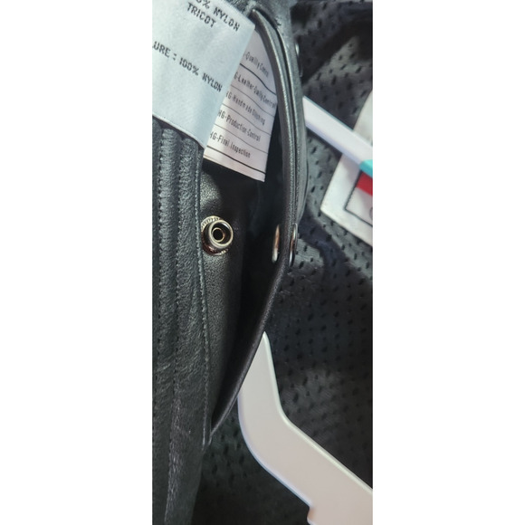 First Gear Women's Black Leather Biker Jacket Sz Lg Lot of Pockets Venting - Picture 13 of 14